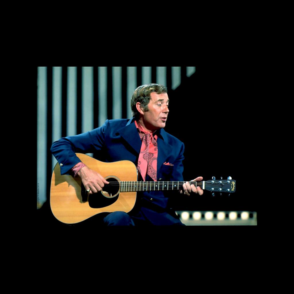 TV Times Val Doonican Playing Guitar 1972 Kids Sweatshirt product image 2